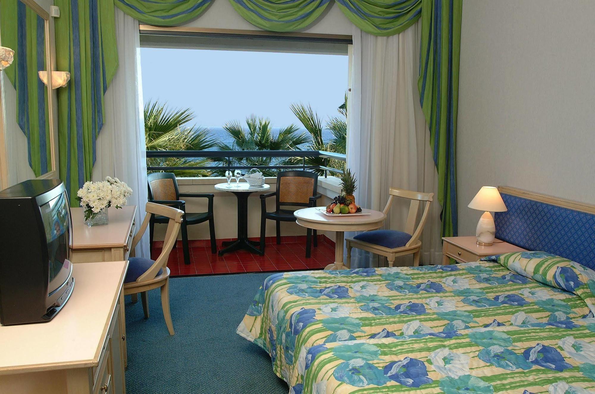 Palm Beach Hotel & Bungalows ラルナカ 部屋 写真